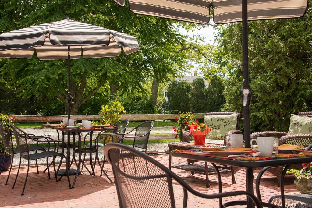 The Parsonage Bed & Breakfast East Orleans Exterior foto
